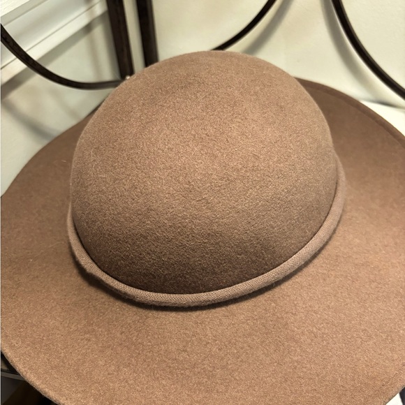 Woolen Hat with Ties Lancaster Brown - Picture 5 of 5